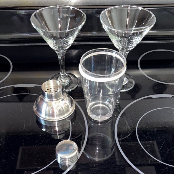 2 Glasses & Cocktail Shaker🍸 Set - Picture 5 of 7